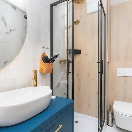 Lägenhet Comfortable And Stylish In By Renters *